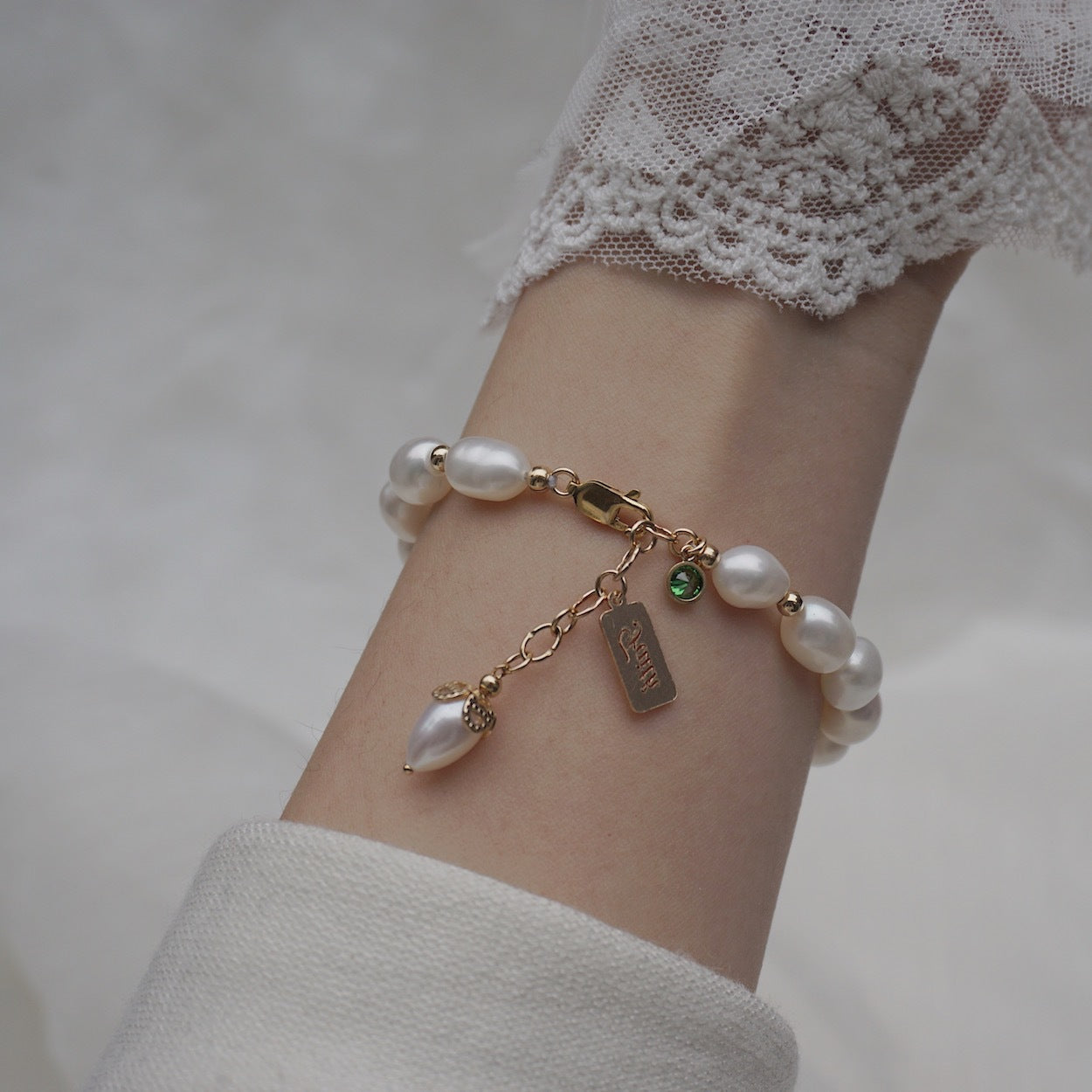 Pearl and Emeral Bracelet